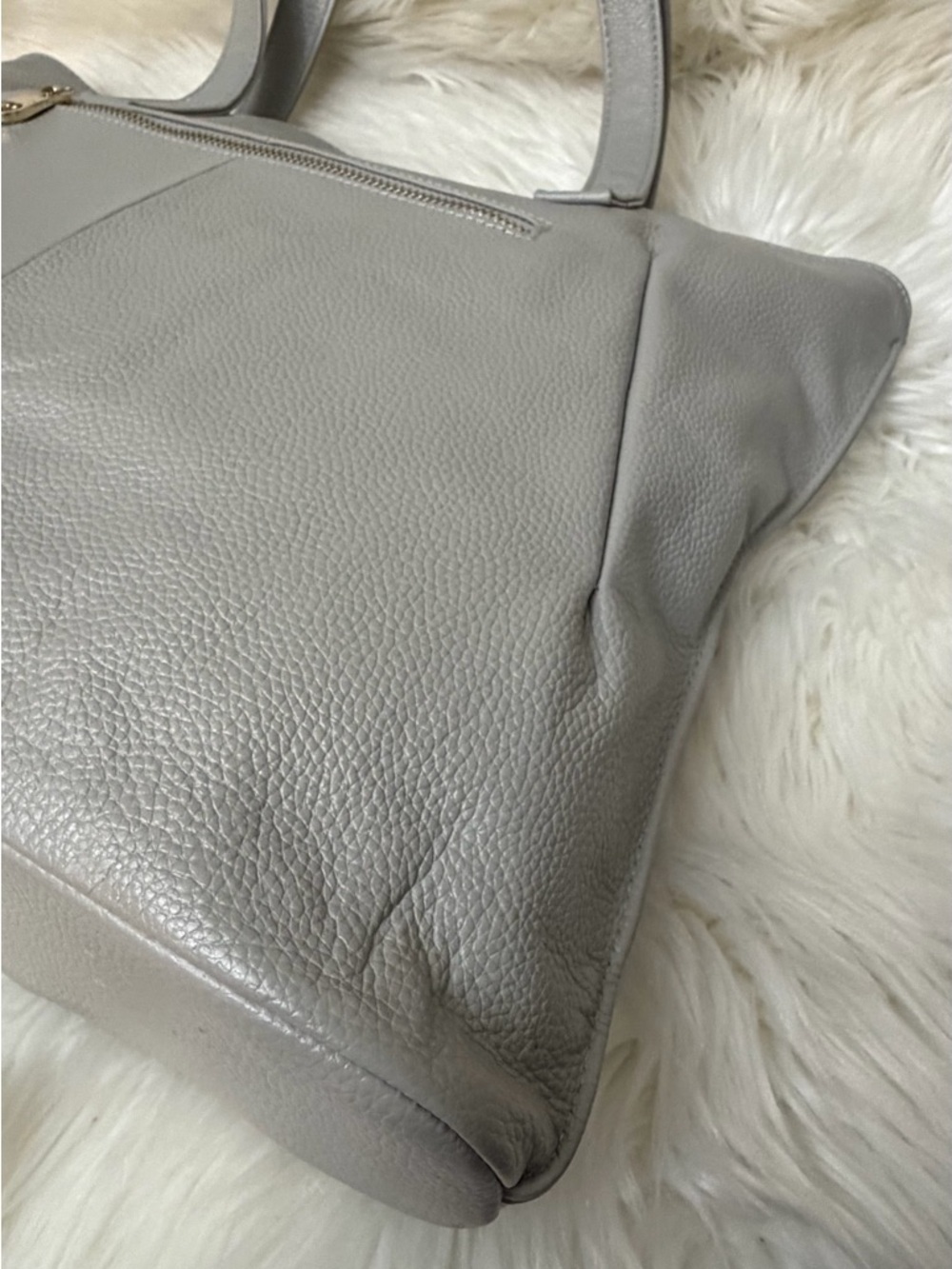 Classic Pebbled Leather Tote in Light Gray - Picture 6 of 15